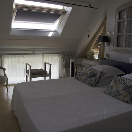 Chambre D'Hotes Face A Briare Exterior photo