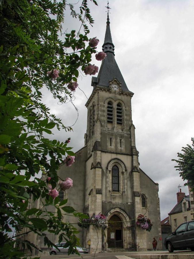 Chambre D'Hotes Face A Briare Exterior photo