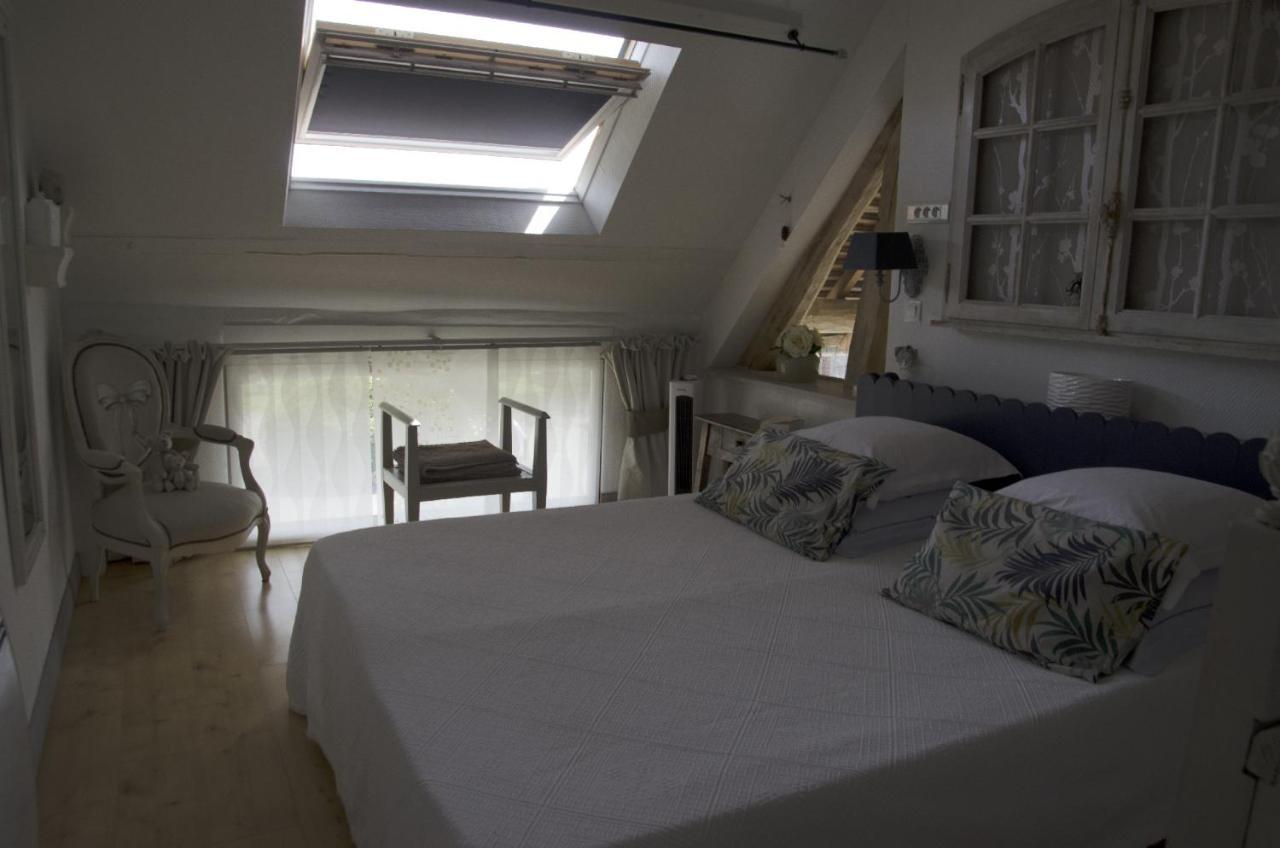 Chambre D'Hotes Face A Briare Exterior photo