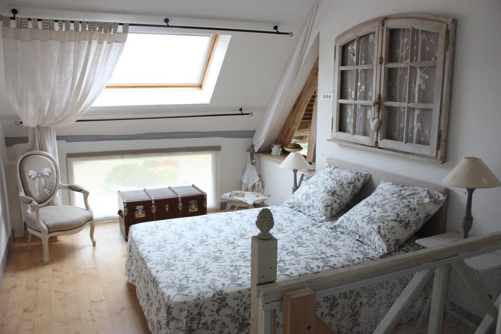 Chambre D'Hotes Face A Briare Exterior photo